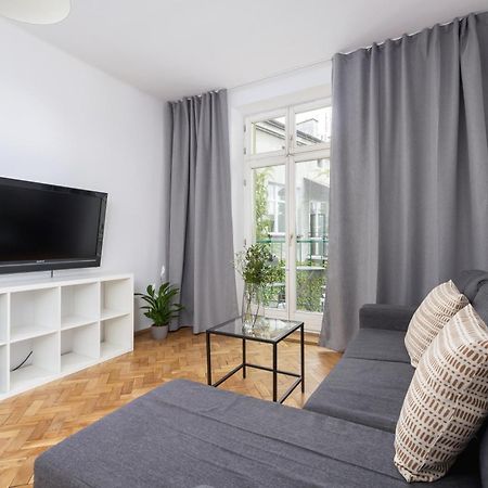 1-Bedroom Apartment With Balcony - Dluga 65 Cracovia Exterior foto