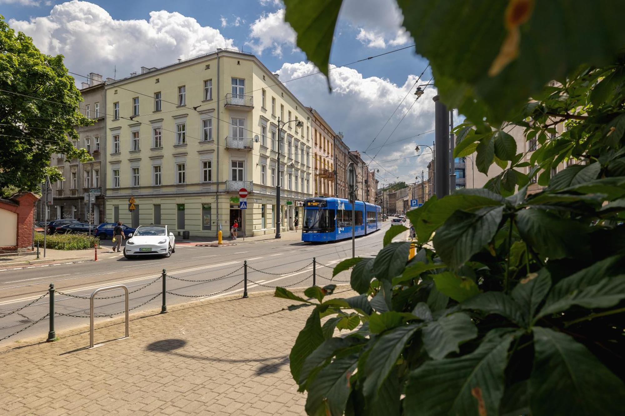 1-Bedroom Apartment With Balcony - Dluga 65 Cracovia Exterior foto